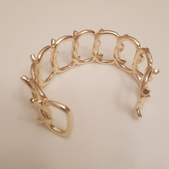 💚 3 FOR $15 Gold Chain-Link Bracelet - Picture 2 of 2